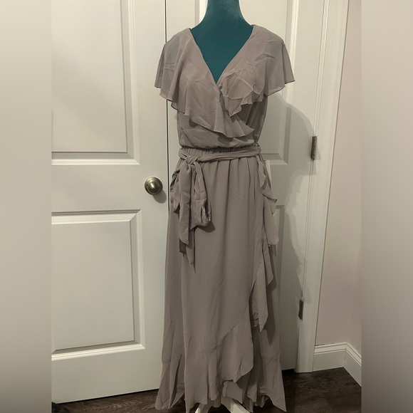 Jess Ruffle Midi Dress NWT - Picture 3 of 10